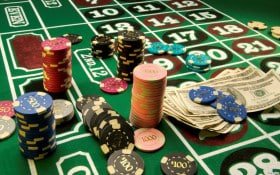 Tampilan pasar dan hasil putaran instan Tampilan layar pasar Lightning Dice